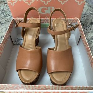 The cutest Gianni Bini brown wedges. NWT. SMOKE FREE HOME